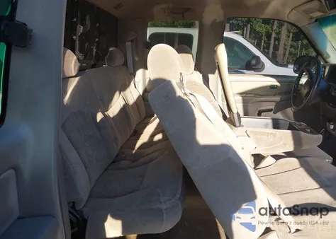 2000 Chevrolet Silverado 1500 Ls from USA, damaged, VIN 2GCEK19TXY1256777